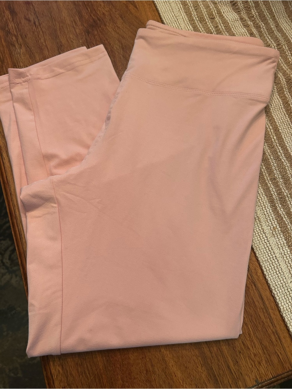 Leggings Depot Soft Light Pink Capris.